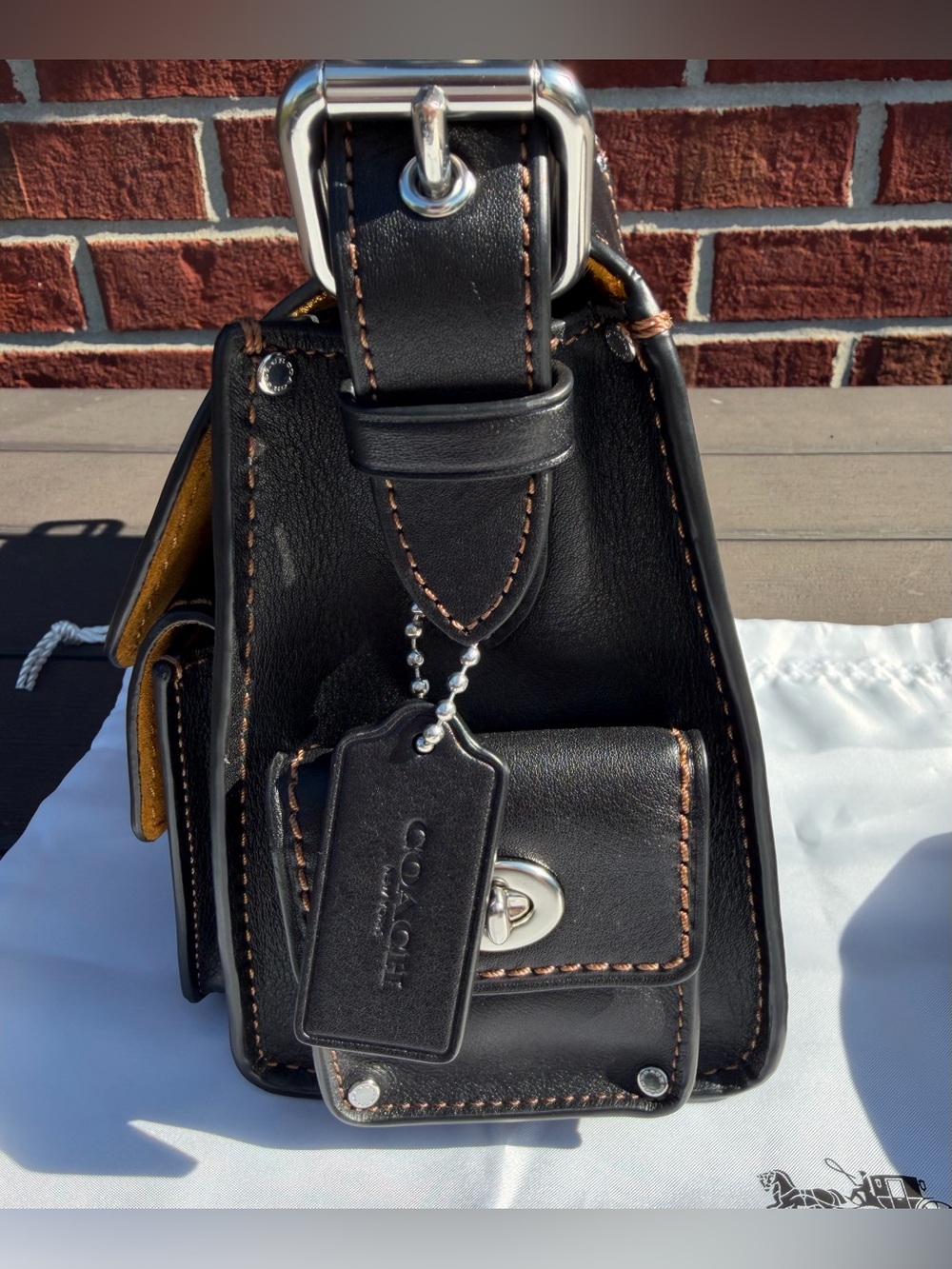 Coach Cargo Turnlock Tabby Black - Picture 3 of 8
